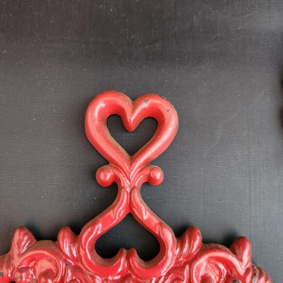 Cast Iron Sunburst Girl Bonnet Footed Trivet Red Enamel Set 2 VTG Folk Art Wall - Picture 7 of 10